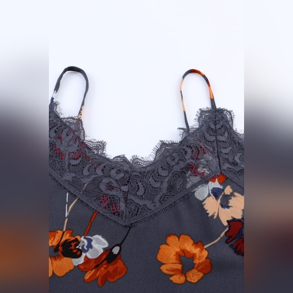 Floral Print Lace Tank Top - Picture 6 of 10